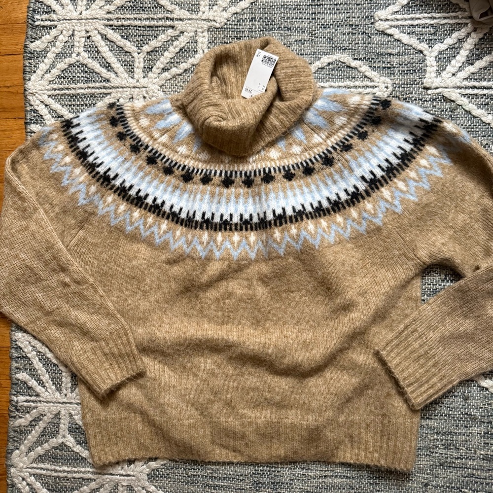 H&M Nordic style pattern turtleneck sweater L NWT